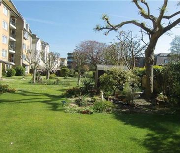 1 bedroom retirement property to rent - Photo 3