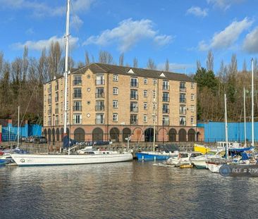 2 bedroom penthouse to rent - Photo 2