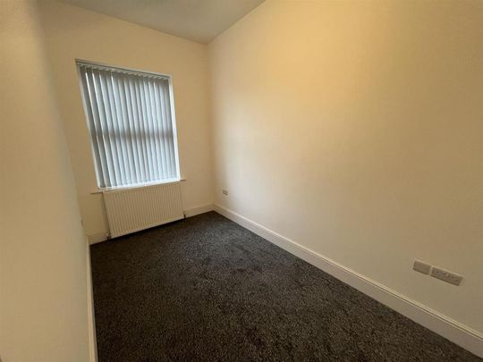 3 bedroom end of terrace house to rent - Photo 1