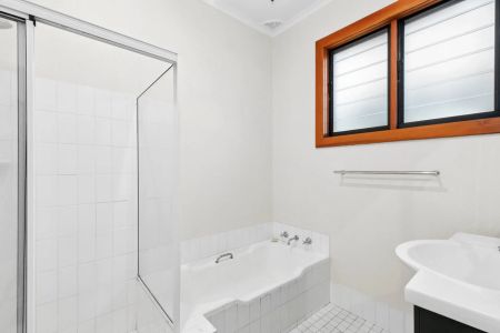 Panoramic Coastal Views - Photo 5