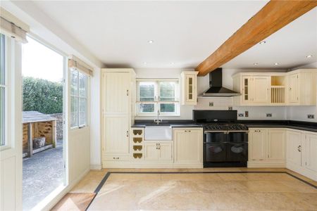 3 bedroom detached house to rent - Photo 5