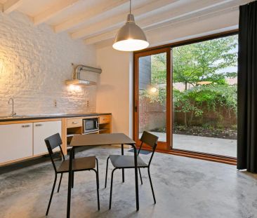 PRACHTIG GERENOVEERDE WONING MET STADSTUIN! - Photo 6