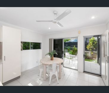 Amazing Townhome In Unbeatable Location! - Photo 3