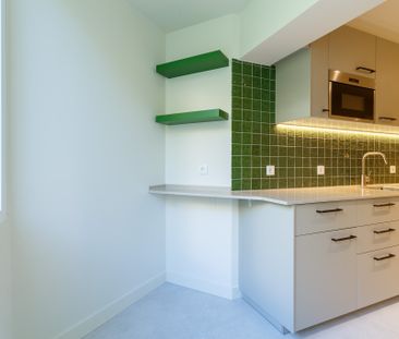 2 Bedroom Apartment with Balcony in the Heart of Monte do Estoril –... - Photo 5