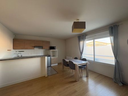 Location Appartement 2 pièces 47m² - Photo 2