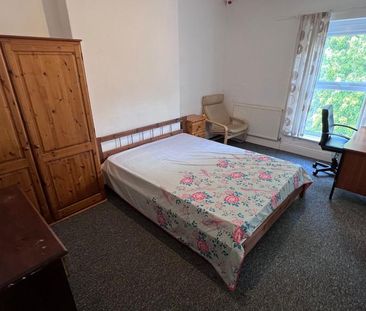 6 bedroom house to rent - Photo 2