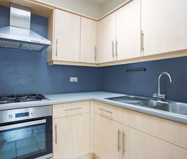 1 Bed Flat, Kingswater Place, SW11 - Photo 3