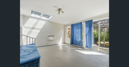 Beautiful Sunny Home in a Prime Glenorchy Location - Photo 2