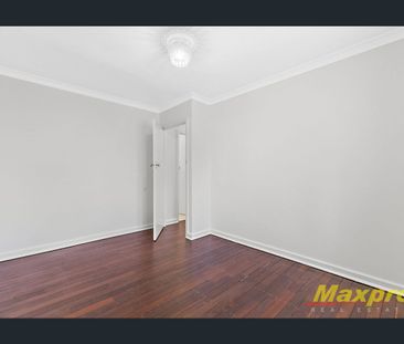 YES. "TWO" Kitchens & Air-conditioning. - Photo 4