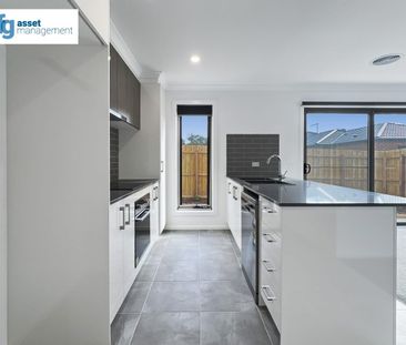 Brand New Modern 4-Bedroom Be The First Ever Tenant! - Photo 4