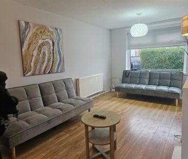 2 bedroom end of terrace house to rent - Photo 2
