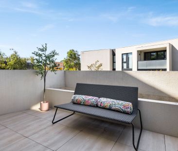 Luxurious Ground Floor Residence - Photo 1