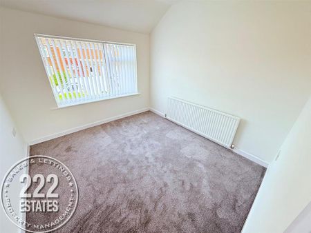 4 bedroom semi-detached house to rent - Photo 5