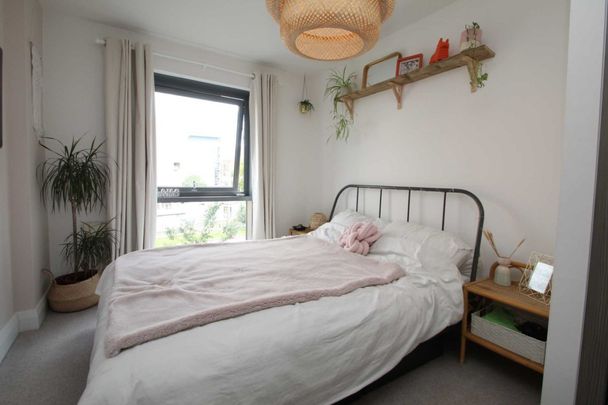 2 bed Apartment for rent - Photo 1