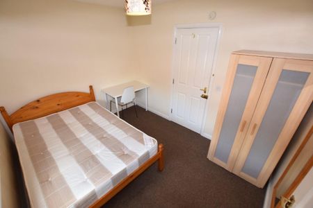 6 bedroom semi-detached house to rent - Photo 3