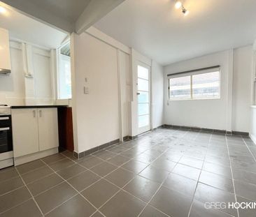 Spacious & Secure Home in Heatherton – Quiet Location, Close to Par... - Photo 1