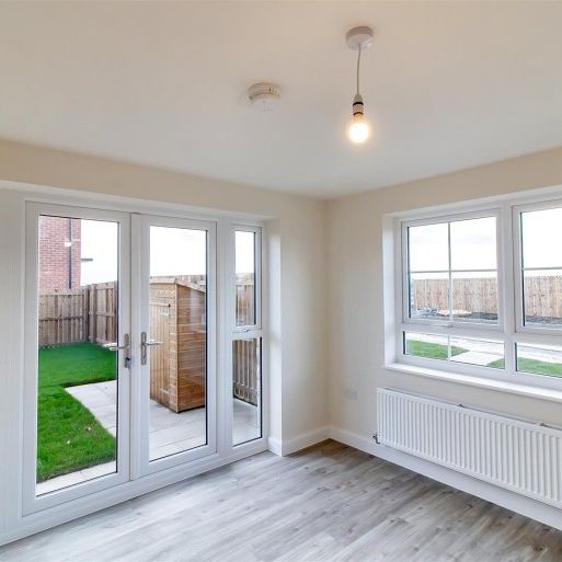 3 Bedroom House - Terraced - Photo 1