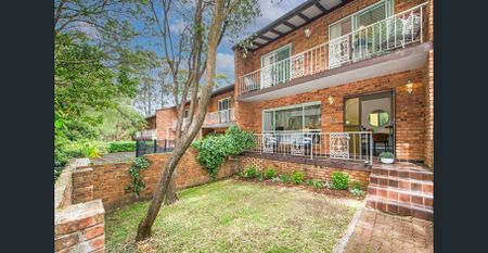 Modern Parkside Townhouse with House-Like proportions - Photo 2