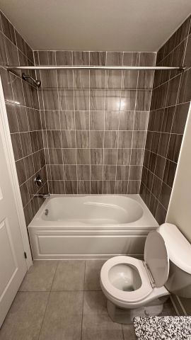 For Lease - 3346 Millicent Avenue Unit# Coach House, Oakville, Ontario - Photo 2