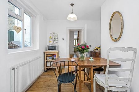 3 bedroom terraced house to rent - Photo 3