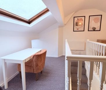 Burnley Road East. - Photo 4