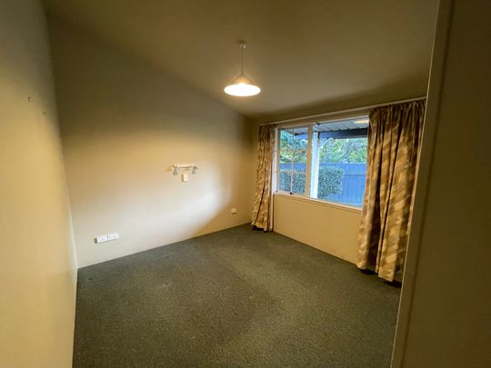 Easy Mahora living - Photo 1