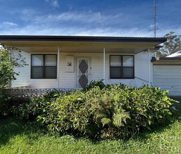 Centrally located 3 bedroom home - Photo 1