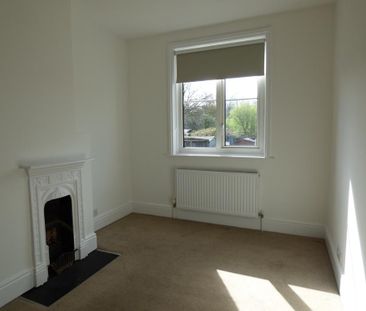 3 bedroom terraced house to rent - Photo 6