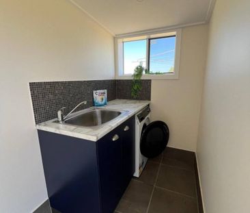 Furnished Studio, Electricity Included and Weekly Cleaning - Photo 4