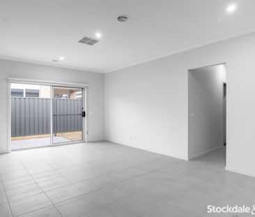 15 Ash Grove, Donnybrook, Vic 3064 - Photo 4