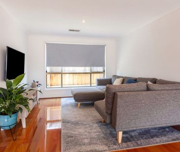 Expansive Family Living With 2 Living Zones & Outdoor Entertaining! - Photo 2
