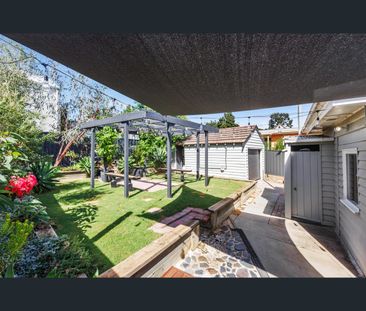 14 Steane Street, Kennington, Vic 3550 - Photo 2