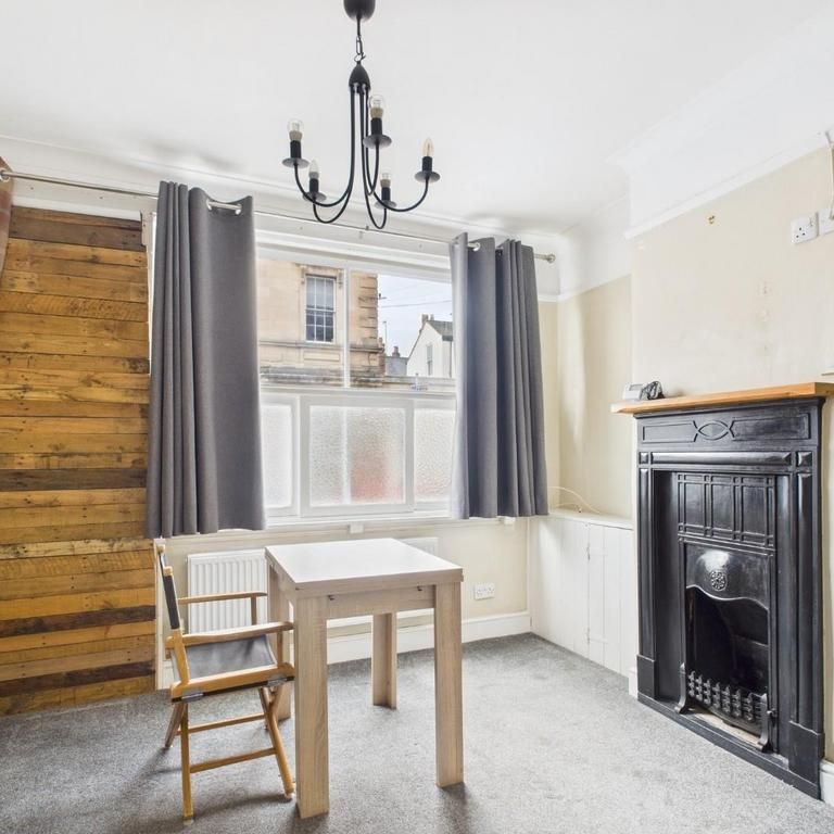 2 bedroom end of terrace house to rent - Photo 1