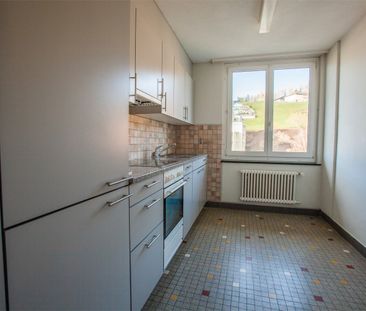 "Helle 3.5-Zimmer-Wohnung mit Balkon in Herisau" - Photo 2