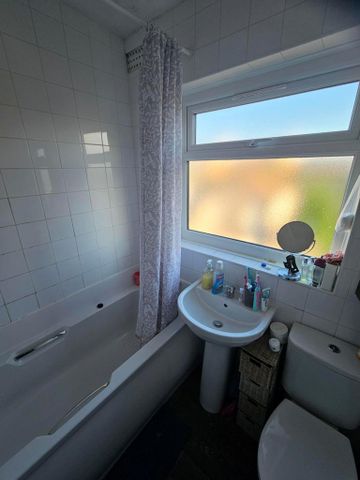 3 bedroom terraced house to rent - Photo 2