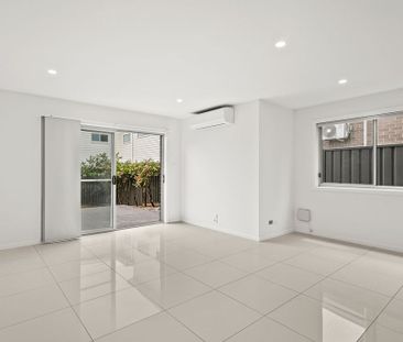 Spacious 3 Bed Room Town House - Photo 2