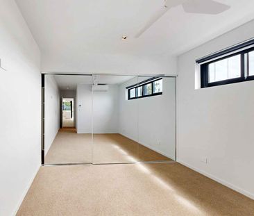 306/117 Chestnut Street Wynnum - Photo 3