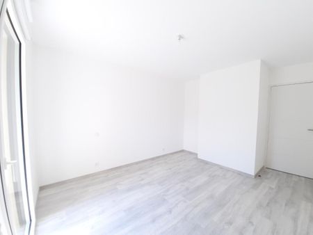 Appartement T3 à louer Chavagne - 60 m² - Photo 2