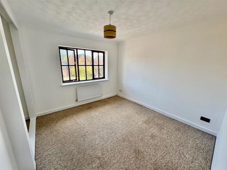 2 bedroom semi-detached house to rent - Photo 2