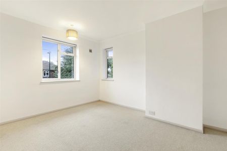 3 bedroom flat to rent - Photo 5