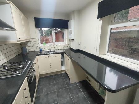 2 bedroom terraced house to rent - Photo 3