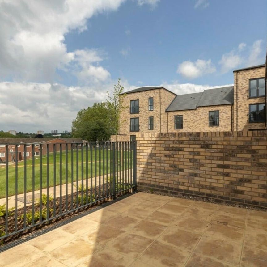 2 Bed End Terrace, Eden Avenue, B12 - Photo 1