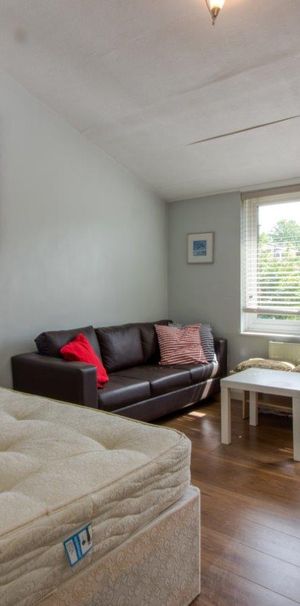 Abingdon Close - Photo 1