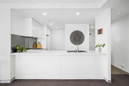 9th FLOOR - TWO BEDROOM PLUS STUDY - Photo 3