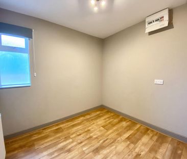 5 bedroom House To Let - Photo 4