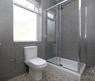 4 bedroom terraced house to rent - Photo 6