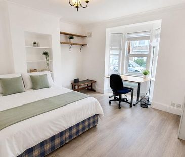 1 bedroom in a house share to rent - Photo 1