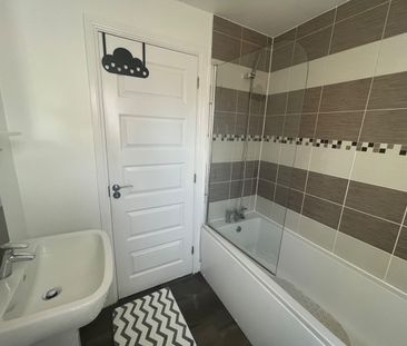 4 Bed Semi-Detached House, Lockside Place, CV1 - Photo 4