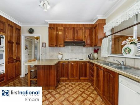 HOUSE - FOR PRIVATE INSPECTION PLEASE CALL MICHAEL ON 0417 588 327 - Photo 3