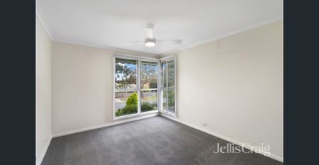 Very well maintained Family Home - Photo 5